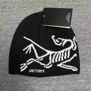 Gorro de Invierno Personalizado OEM, Tejido a Mano, Jacquard, Casual, Ajustable, 100% Lana, con Bordado y Acabado Lavado - Product Image 1