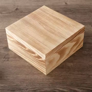 Boîte en bois avec couvercle à charnière, en pin massif, boîtes à souvenirs, boîtes cadeaux, boîte de rangement en bois par Barkah Star - Product Image 1
