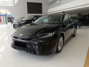 Venta Especial: Sedán Toyota de Lujo de 2.0L a Gasolina, 4 Puertas, 5 Asientos, Vehículo de Nueva Energía Híbrido, Auto Nuevo - Product Image 3