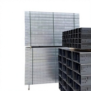 Canaux de câblage en acier léger perforé de type cheminée pour un transport facile - Product Image 1