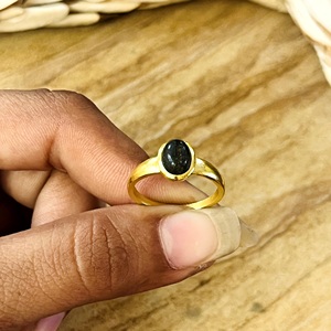 Nouvelles bagues en laiton au design minimaliste, solitaires en labradorite, plaquées or 18 carats pour femmes, alliances délicates en pierres précieuses, vente en gros/OEM/ODM - Product Image 3