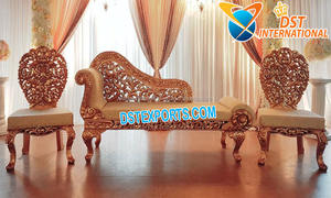 โซฟางานแต่งงานสีขาวทองแบบมหาราชา พร้อมเก้าอี้ โซฟาสำหรับพิธีต้อนรับเจ้าบ่าวเจ้าสาวสไตล์โมเดิร์น โซฟาสำหรับงานแต่งงานแบบฮินดูที่สามารถปรับแต่งได้ ชุดโซฟาสำหรับงานแต่งงานในสหราชอาณาจักร - Product Image 5