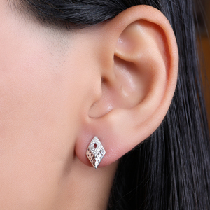 Nouvelle Arrivée 2026 Boucles d'Oreilles Clous en Argent et Diamants Style Scintillant pour Femmes et Filles à Porter lors de Mariages et Fêtes - Product Image 3