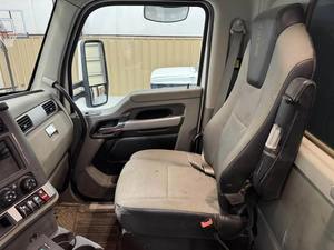 Tracteur routier diesel 6x4 robuste pour le transport logistique, le transport routier de marchandises et les opérations d'expédition internationales - Product Image 2