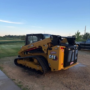 Chargeuse compacte sur chenilles Caterpillar 265, conçue pour les chantiers difficiles, avec moteur fiable et capacité de levage supérieure - Product Image 2