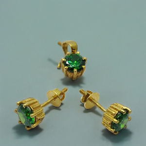 Juego de Aretes y Colgante de Oro de 22K con Piedra Verde, Corte Redondo Clásico, Joyería de Diseño para Mujer, Uso Diario y para Fiestas - Product Image 2