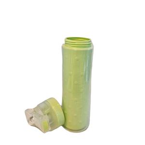 Bouteille de sport d'extérieur 2-en-1 avec pulvérisateur et paille, 650 ml, double paroi isolée, écologique, pour eau glacée - Product Image 2