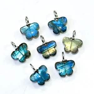 Colgante de Mariposa de Labradorita Brillante, Plata 925, Tallado a Mano, Accesorio para Joyería con Piedras Preciosas, Colgante de Labradorita Natural - Product Image 3