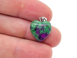 Pendentif en pierre précieuse de zoïsite rubis en forme de cœur, pierre naturelle polie, bijoux artisanaux pour la Saint-Valentin, thème de l'amour - Product Image 5