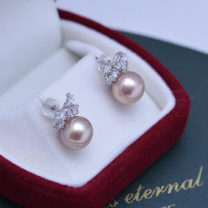 ต่างหูมุกน้ำจืดทรงกลมแบบเอดิสัน ดีไซน์เรียบหรู ดูดี มีระดับ แฟชั่นเครื่องประดับคุณภาพสูง - Product Image 2