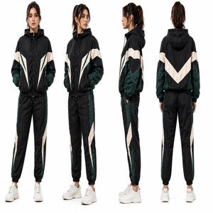 Conjunto Corto de Chaqueta y Pantalones Cortos de Nailon Cortavientos Personalizado para Hombre, Proveedor OEM, Ligero y Resistente al Viento - Product Image 5
