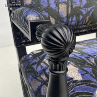Fauteuil de style Old Money, chaise rembourrée à motif floral vintage avec pieds en bois sculpté pour salon, siège élégant et classique