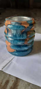 Quemador bakhoor articulado de resina epoxi y madera de acacia CON DESORDEN DE ACERO Quemador magnético con quemador de aroma de resina epoxi de celosía de acero - Product Image 5