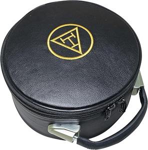 Estuche para Gorra de la Corona del Arco Real Masónico (Negro) con Emblema Triple Tau Bordado a Máquina en Oro – Caja para Transportar Gorras Masónicas - Product Image 2