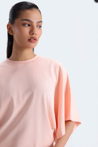 T-shirts à manches chauve-souris pour femmes, coupe ample, col rond, style décontracté, été, marques privées acceptées. - Product Image 6
