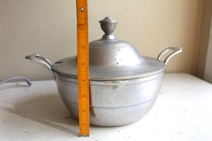 Wilton Armetale Tureen with Lid and Ladle: Vintage Cast Aluminum Casserole <b>Server</b> - Product Image 4