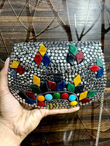 Élégantes pochettes de soirée pour femmes pochettes de luxe pour femmes avec strass et cristaux faites à la main de l'Inde à vendre - Product Image 6