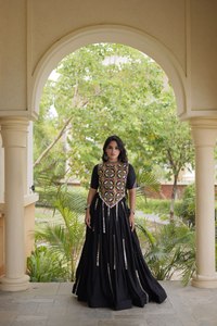 Lehenga Choli noir long jusqu'au sol avec broderies miroir, robe de mariage indienne traditionnelle pour femmes - Product Image 4