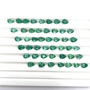 พลอยมรกตโคลอมเบียธรรมชาติทรงลูกแพร์เจียระไนแบบเหลี่ยม ขนาด 4x6 มม. 5x7 มม. 6x8 มม. รับรองโดย IGI น้ำหนัก 10 กะรัต สำหรับทำเครื่องประดับ - Product Image 1