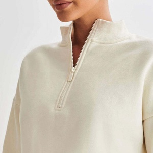 Sudadera Corta Beige de Cuello Redondo de Forro Polar Grueso con Cremallera de un Cuarto, Estilo Oversize, ¡Gran Venta! Las Mejores Prendas de Mujer en Tendencia - Product Image 3