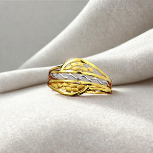 แหวนทองลายคลื่นสองสี |   ดีไซน์ทันสมัย น้ำหนัก 2.080 กรัม สำหรับสุภาพสตรี |   เครื่องประดับสำหรับสวมใส่ในชีวิตประจำวันแบบทันสมัย - Product Image 2
