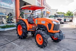 เครื่องยนต์ดีเซลเกษตรคุณภาพสูง 50 แรงม้า รุ่น V2403 สำหรับรถแทรกเตอร์ Kubota L5018 ขับเคลื่อน 4 ล้อ สภาพใหม่ ผลิตในประเทศไทย - Product Image 4