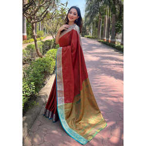 ผ้าไหมแคชเมียร์สีแดงเนื้อนุ่ม ทอแบบซารี ประดับด้วยดิ้นทอง  งานฝีมือชั้นสูง  เสื้อผ้าอินเดียและปากีสถาน น้ำหนัก 0.6 กรัม - Product Image 1