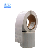 Étiquette autocollante RFID UHF pour impression de codes-barres EPC 860-960 MHz pour l'inventaire des entrepôts
