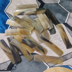 Peigne de poche en corne de buffle naturelle, fait main, à dents lisses, démêloir de cheveux, outil de toilettage pratique pour les voyages, pour hommes et femmes - Product Image 6