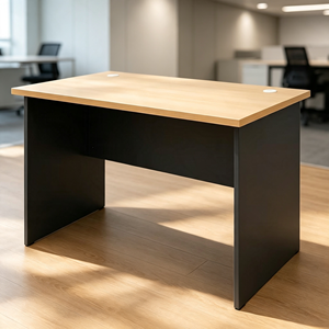 Bureau de direction rectangulaire moderne et durable AY Office System, structure noire, plateau en bois clair, design minimaliste, autoportant - Product Image 1
