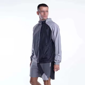 Ensemble coupe-vent léger et imperméable - Veste et short tendance pour le printemps, toutes tailles - Ensemble coupe-vent et short - Product Image 1