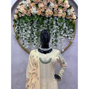 Ensemble de costume de soirée beige pour femmes, taille M, avec travail de fil et de séquence par RTC 1 kg - Product Image 1