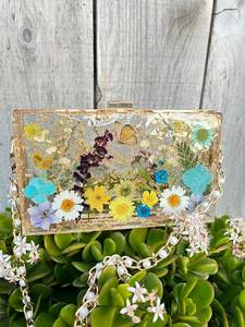 Bolso de Mano de Resina Ecológica Personalizado con Flores Secas Reales Pintadas a Mano para Fiestas y Bodas - Product Image 6