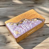 Boîte à bijoux en résine Lavender Shoreline avec gravure 40x40x25cm, type rectangulaire sur pied pour salon, luxe moderne