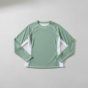 Haut de protection UV 50+ à manches longues pour femme avec logo personnalisé, idéal pour le surf, la plongée et la natation - Product Image 4