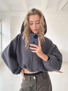 Sudadera Corta con Capucha Extra Grande para Mujer, Color Gris Sólido, Hombros Caídos, Manga Larga, Tejido Transpirable, Ropa Casual de Otoño - Product Image 2