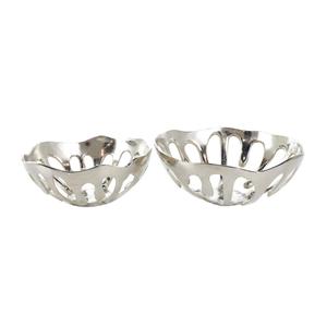 Juego de 2 tazones de metal para servir, estilo pedestal, diseño moderno, hechos a mano, para decoración de mesa, en plata y latón antiguo. - Product Image 2