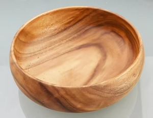 Ensaladera Grande de Madera de Acacia Hecha a Mano con Diseño Moderno, Acabado Pulido, Ecológica, Comercial, Personalizable y en Stock - Product Image 2