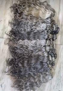 Cheveux humains indiens de style bouclés naturels vierges non traités machine double trame cuticules alignées sans enchevêtrement extensions de cheveux crus - Product Image 4