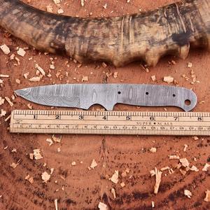 Lame de couteau Skinner en acier Damas de 8 pouces, brut, pour la fabrication de couteaux faits main, forgée à la main, en acier à haute teneur en carbone, lame non finie - Product Image 3