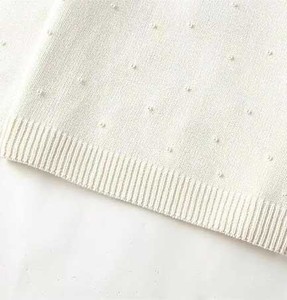 Cardigan respirant pour homme à col en V, avec détails perlés, tricoté, boutonné, motif losanges, pour un style classique et élégant. - Product Image 4