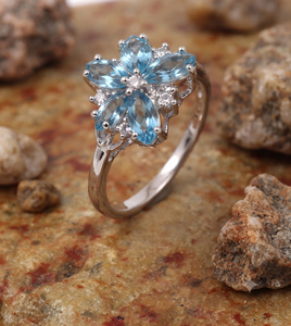Anillo de Topacio Azul Natural con Flor, Plata de Ley 925, Engaste de Garras, Gema de Lujo, Joyería para Mujer, Regalo para Compromiso, Aniversario, Fiestas - Product Image 3