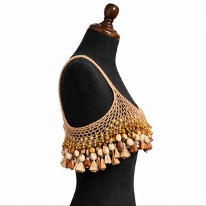 Top Corto de Ganchillo Bohemio Hecho a Mano OEM/ODM, Ecológico, con Adornos de Conchas y Borlas, para Mujer - Product Image 4