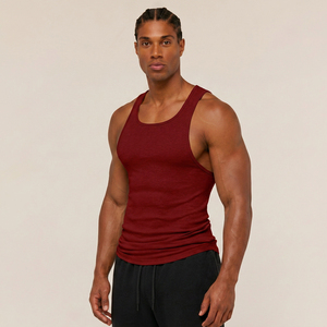 Débardeur de performance pour homme avec construction respirante et mouvements fluides pour les programmes sportifs et de remise en forme - Product Image 5