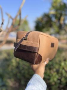 New Arrival Genuine Leather Zipper <b>Men</b> & Women <b>Toiletry</b> Organizer Travel Cosmetic real Leather Makeup <b>Bags</b> With Handle - Product Image 4