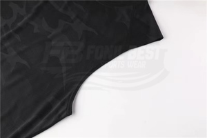 เสื้อกั๊กถักโพลีเอสเตอร์ผู้ชาย สีพื้น ปักโลโก้ด้านหน้าได้ แห้งเร็ว ระบายอากาศดี เหมาะสำหรับออกกำลังกาย สวมใส่สบาย ขายดี - Product Image 6