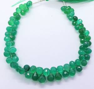 Perles de pierres précieuses en onyx vert naturel facettées en forme de goutte d'eau 4x6-6x8MM, perles d'onyx vert en vrac, perles d'onyx vert pour la création de bijoux - Product Image 1