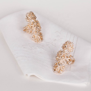 Anillos de Servilleta de Acero Inoxidable Ecológicos y Modernos para Decoración de Mesa de Boda, Anillos de Servilleta Metálicos para Novias para Ocasiones Especiales - Product Image 1