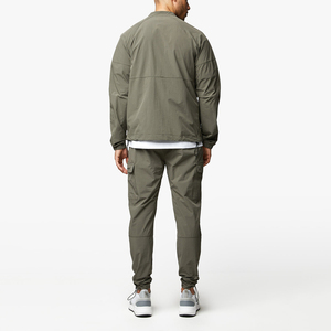 Ensemble de survêtement décontracté personnalisé à capuche coupe-vent uni, style cargo sport, en polyester unisexe – Créez votre propre design - Product Image 3