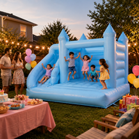 Château gonflable bleu avec toboggan, pour enfants, location pour fêtes en plein air, usage commercial, design personnalisé